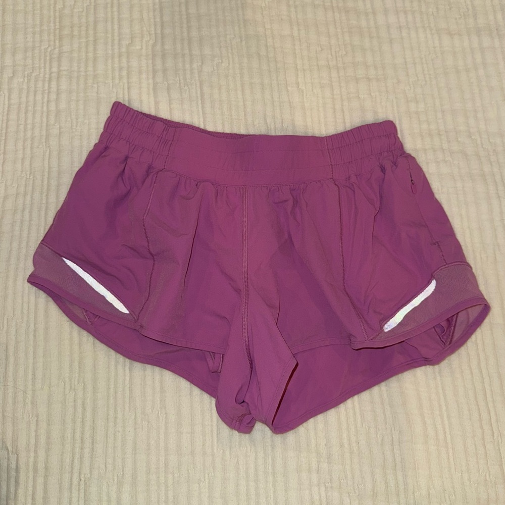 Lululemon Hotty Hot Short 2.5 inch